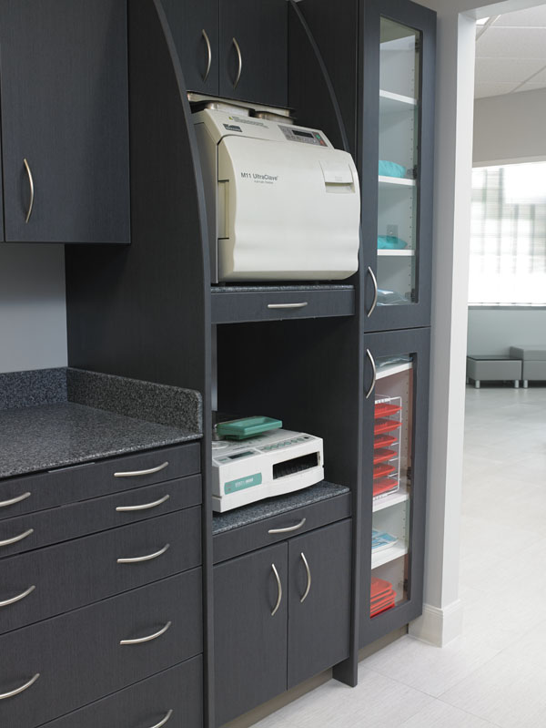 The state-of-the-art sterilization area is centrally located on purpose, so patients can see the commitment Dr. Hamilton has made to the most safe, hospital-grade sterilization equipment.