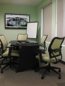 With a large monitor that displays digital images and a comfortable decor, the consultation room helps patients gain a better understanding of their diagnosis and leads to higher acceptance of treatment recommendations.