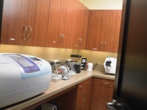 A dedicated lab provides a clean and quiet room for the E4D mill and other lab equipment. Equipped with E4D Dentist Mill
