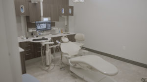 One of the practice’s new treatment rooms, which includes a state-of-the-art surgical suite.